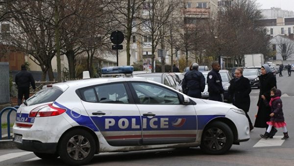 СМИ сообщили о нападении радикалов на офис движения Макрона в Лионе