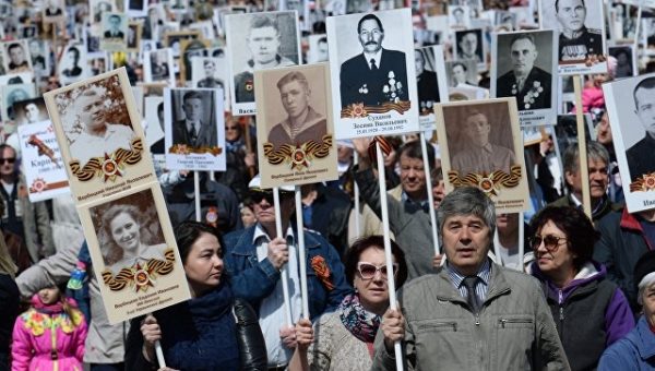 Глава Приднестровья возглавил шествие "Бессмертного полка"