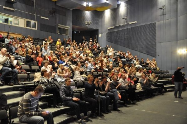 Во Дворце творчества прошел отчетный концерт музыкально-хорового центра «Лель»