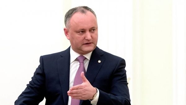 Додон призвал парламент Молдавии срочно изучить проекты о статусе Гагаузии