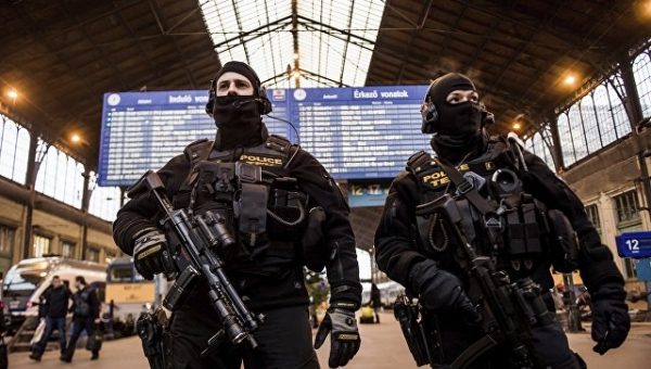 В Венгрии устроили акцию протеста против закона об образовании