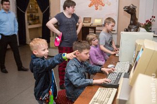 
                    Игрушки из детства          