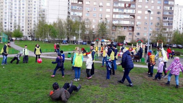 В Крюково стартовали дворовые праздники для жителей на открытом воздухе