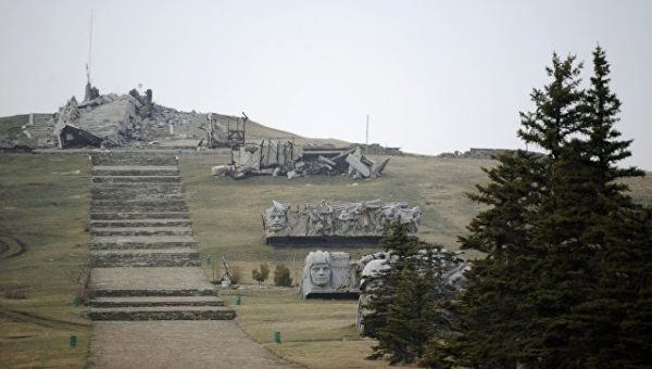 В районе "Саур-Могилы" нашли взрывное устройство, сообщил источник
