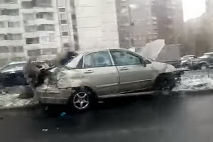 Скончался вылетевший из перевернувшейся иномарки водитель