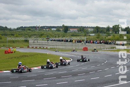
                    На картодроме в Назарьево установят фонари и трибуны          