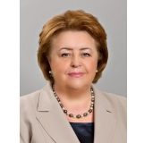 Зинаида Драгункина поздравляет выпускников школ Зеленограда с окончанием учебного года