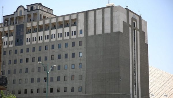 Иранские депутаты покинули здание парламента, где произошла стрельба