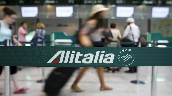 Alitalia начала процедуру банкротства в США