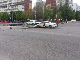 
                    В ДТП на улице Логвиненко пострадала 15-летняя девушка          