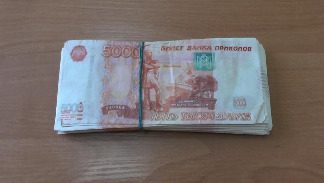 
                    Полиция выследила подменившего деньги пенсионера на фальшивки мошенника          