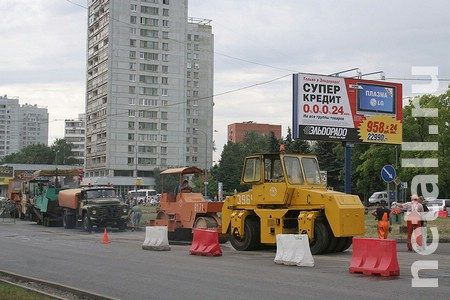
                    В этом году заменят асфальт на обоих мостах через железную дорогу          