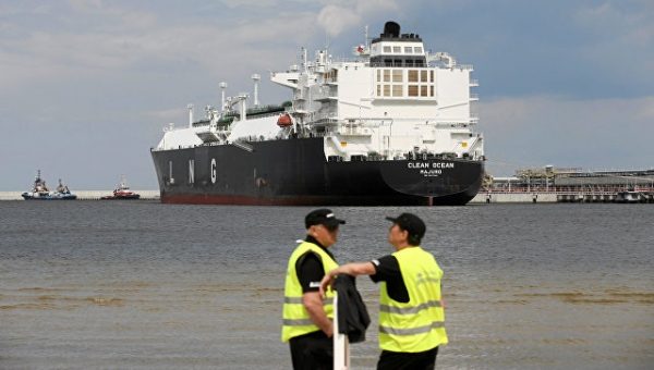 Тень "газовой войны": как США хотят потеснить Россию на европейском рынке