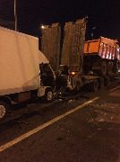 
                    Пьяный водитель «Газели» протаранил фургон и тягач у Крюковской эстакады          
