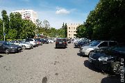
                    Парковку у горбольницы предложили сделать платной          