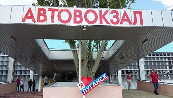 Под Луганском ураганный ветер повредил более 70 домов