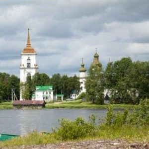 Сидя на чемоданах