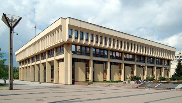 Россия вправе взыскать с Литвы 72 миллиарда долларов, заявил посол