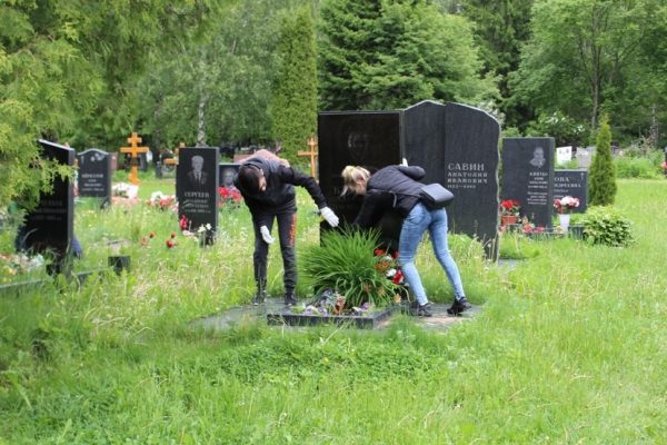 Ко Дню памяти и скорби зеленоградские волонтеры привели в порядок 24 воинских захоронения