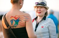 Десятки тысяч мусульман собрались у Соборной мечети в Москве