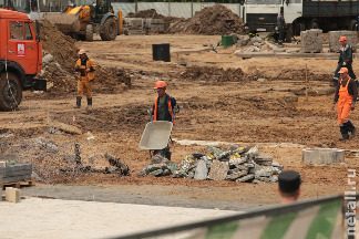 
                    Фонтан на площади Юности полностью уничтожили          