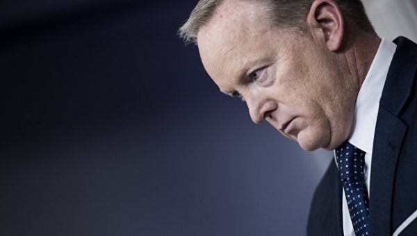 Трамп уверен в блестящем будущем своего бывшего пресс-секретаря