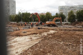 
                    Фонтан на площади Юности полностью уничтожили          