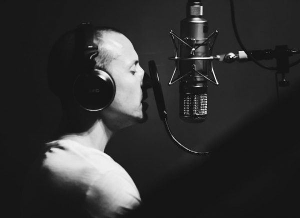 Памяти лидера легендарного Linkin Park Честера Беннингтона (видео)