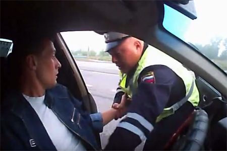 
                    Осужденному за взятку «гаишнику» добавили штраф в 1,2 млн рублей          