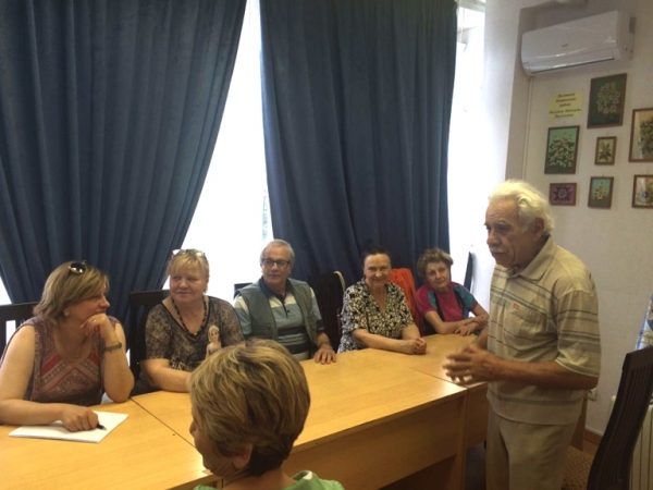 В Старом Крюково инвалидам рассказали, как справиться с трудными ситуациями