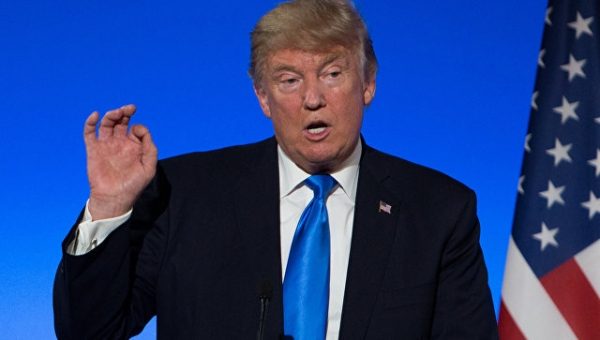 Экс-глава американской разведки критикует Трампа за "оскорбления" спецслужб