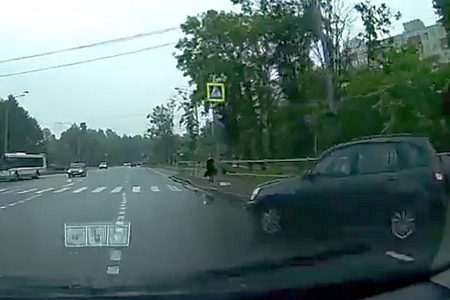 
                    Спасся на встречке          