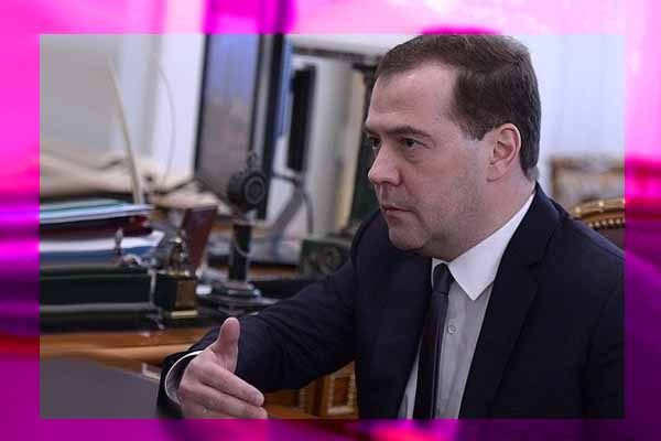 do-7-let-tyur-my-medvedeva-zapodozrili-v-prevy-shenii-polnomochij