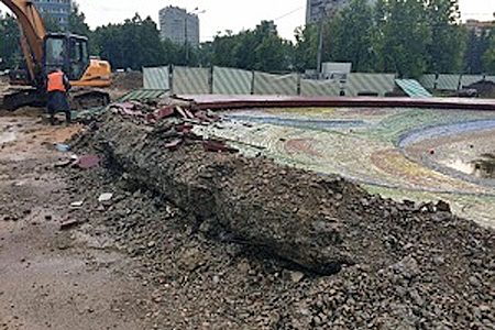
                    Мосгорнаследие обратилось в полицию за помощью в сохранении фонтана на площади Юности          