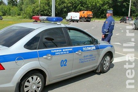 
                    «Гаишникам» разрешили останавливать машины для проверки документов вне постов ДПС          