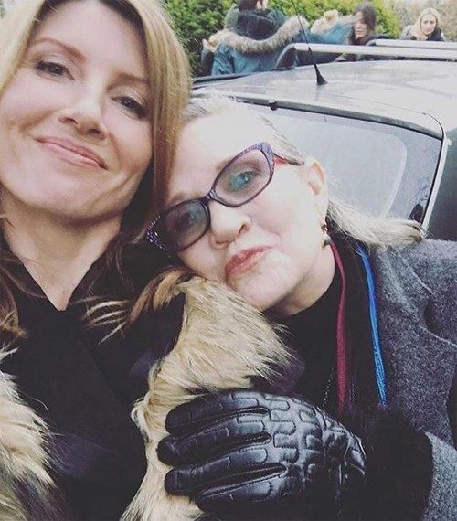 Один из создателей сериала «Катастрофа» рассказал о последних месяцах Кэрри Фишер
