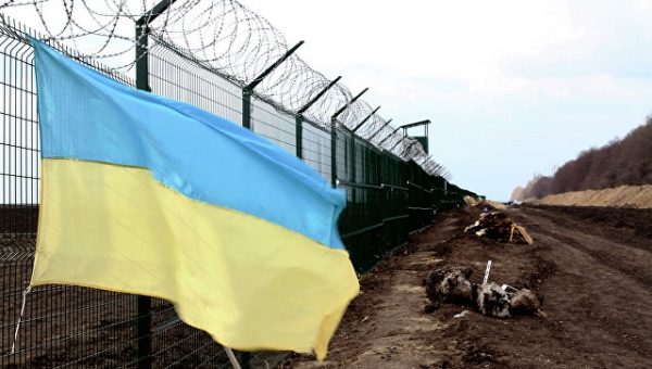 В Киеве пять человек арестовали по делу о хищении средств проекта "Стена"