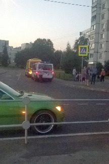 
                    Юный велосипедист попал под колеса автомобиля на пешеходном переходе          