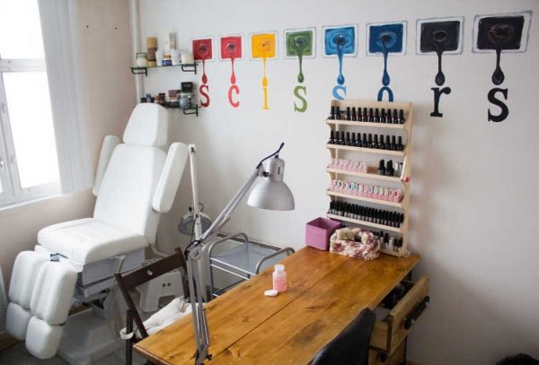 
                    В салоне Scissors Studio действует скидка 40%          