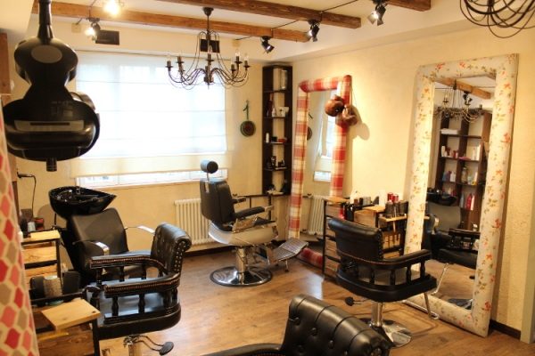 
                    В салоне Scissors Studio действует скидка 40%          