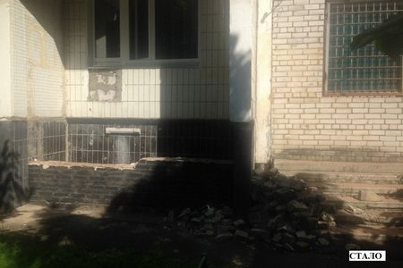 
                    Суд решил снести три балкона на первом этаже корпуса 1519          