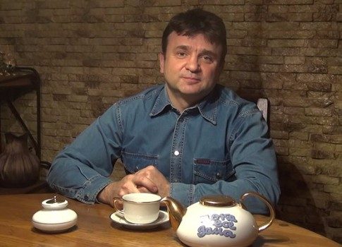 Конец посиделкам: Первый канал закрывает программу «Пока все дома»