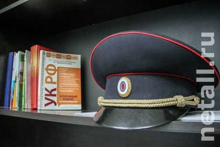 
                    Начальница отдела кадров обманом похитила 400 тысяч рублей у своих коллег          