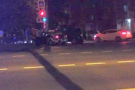 
                    Пассажирка такси пострадала в ночной аварии на Солнечной аллее          
