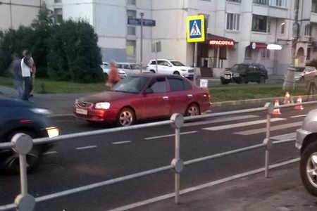
                    Юный велосипедист попал под колеса автомобиля на пешеходном переходе          