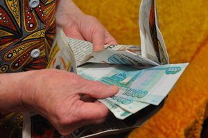 Мошенница обманула пенсионерку на 100 тысяч рублей