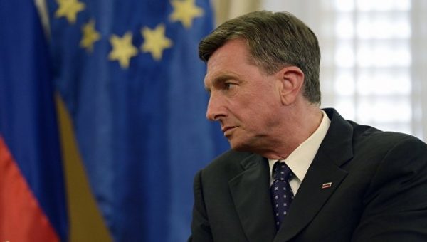 Президент Словении перед избирательной кампанией пересечет страну пешком