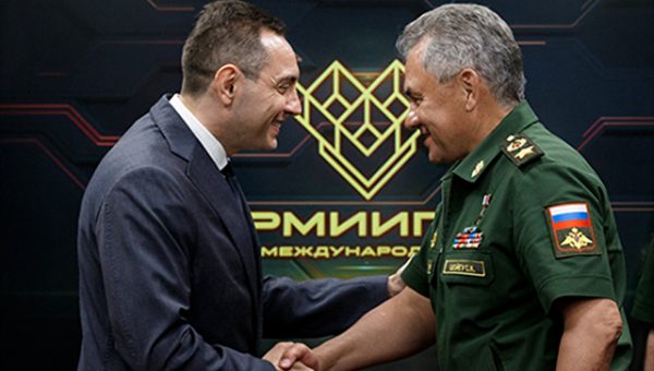 Власти Сербии пригласили Путина и Шойгу посетить страну