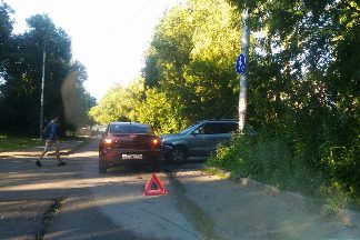 
                    В парке Победы столкнулись два автомобиля          