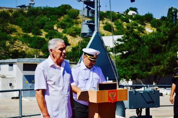 Зеленоградцы в День ВМФ посетили подшефные части в Крыму